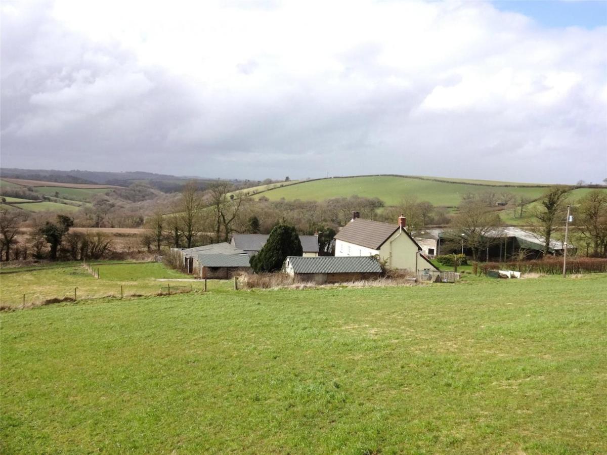 Award Winning Lower Whitsleigh Farm Cottage Roborough Exterior photo